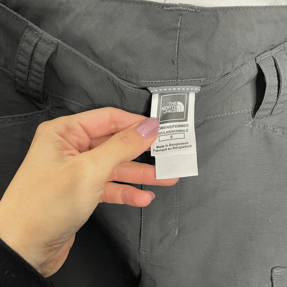 THE NORTH FACE Short Court Zip Off Convertible Cargo Pants Shorts gray womens 6